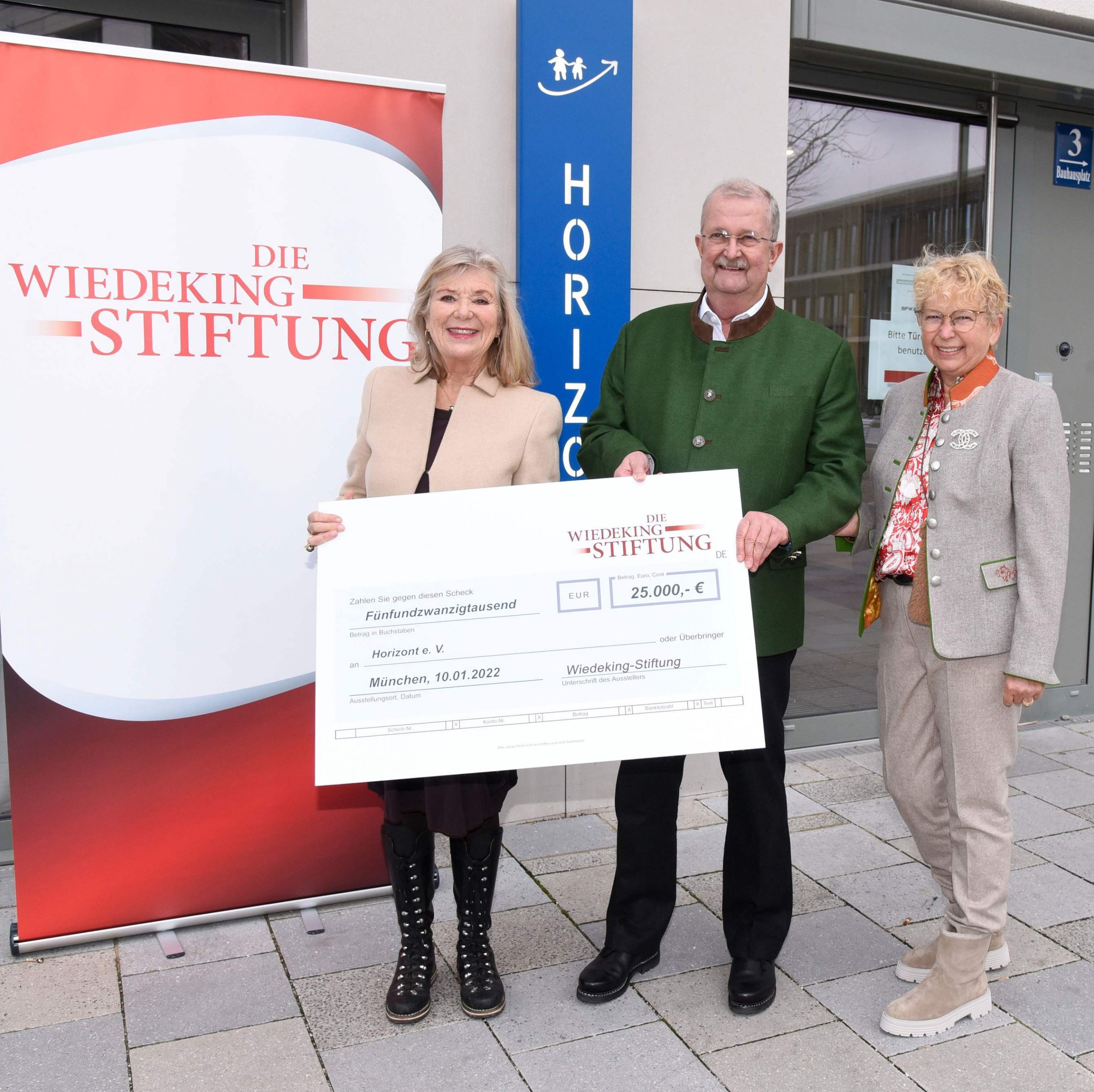 HORIZONT Spende von Wiedeking-Stiftung